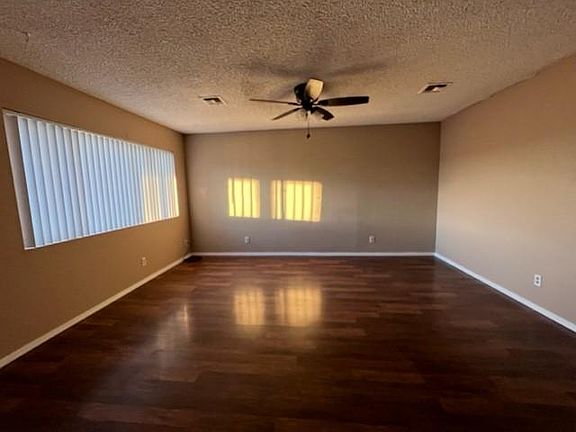 5th image of 2464 Lakeside Dr #B