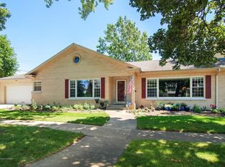 499 Kent Rd, Riverside, IL 60546