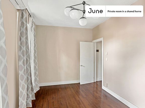 3rd image of 2141 Cortelyou Rd #B