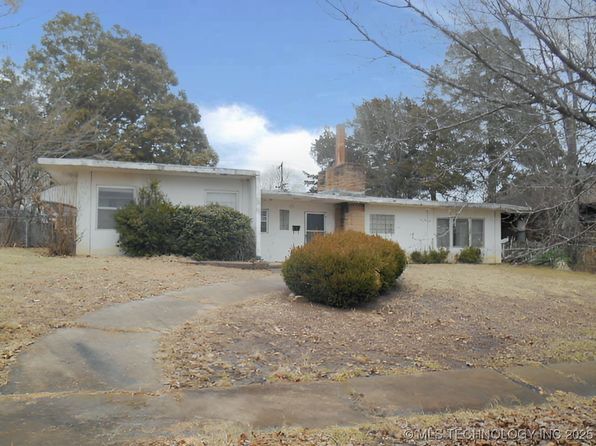 215 E 11th St, Pawhuska, OK 74056