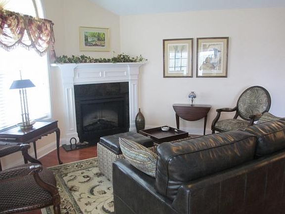 3rd image of 1523 Stillwater Ct