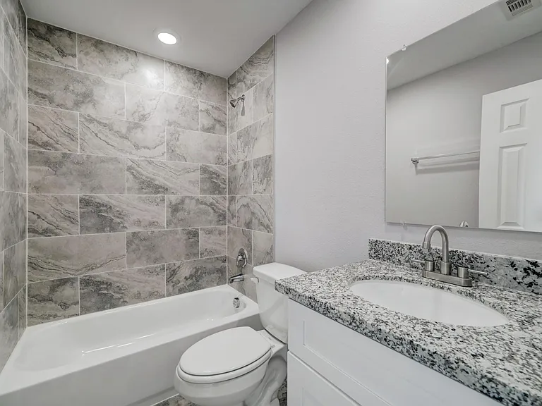 8215 Hanna St #B — Photo 16