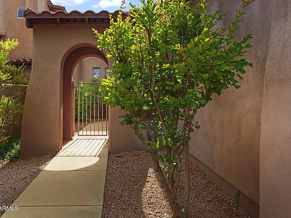 2nd image of 110 SIN SALIDA --