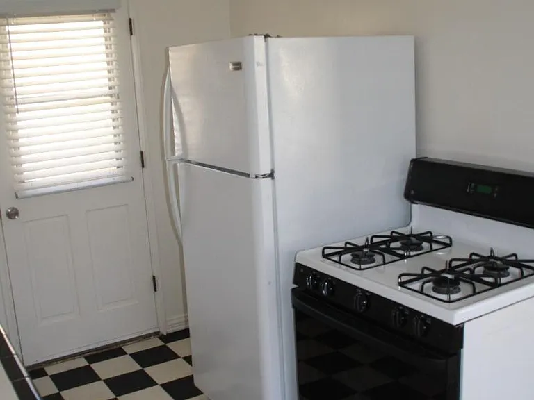 4047 Duquesne Ave #B — Photo 8