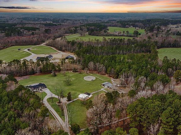 3rd image of 73 Whippoorwill Ln