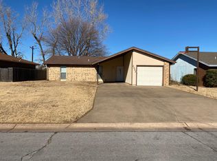 2322 Double Tree Ln, Enid, OK 73703