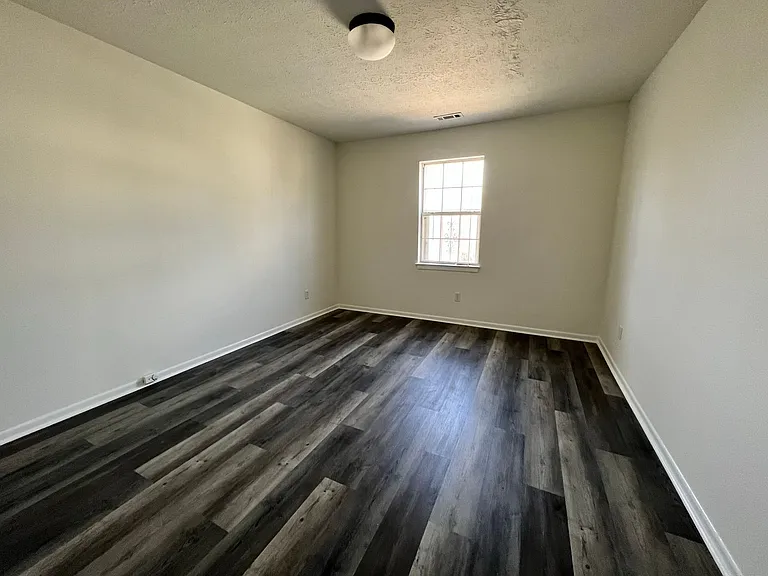 802 Aubrey Ave — Photo 12