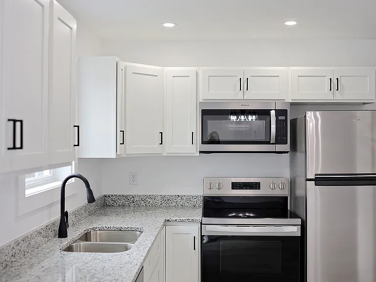 217 Quince Aly #B — Photo 7