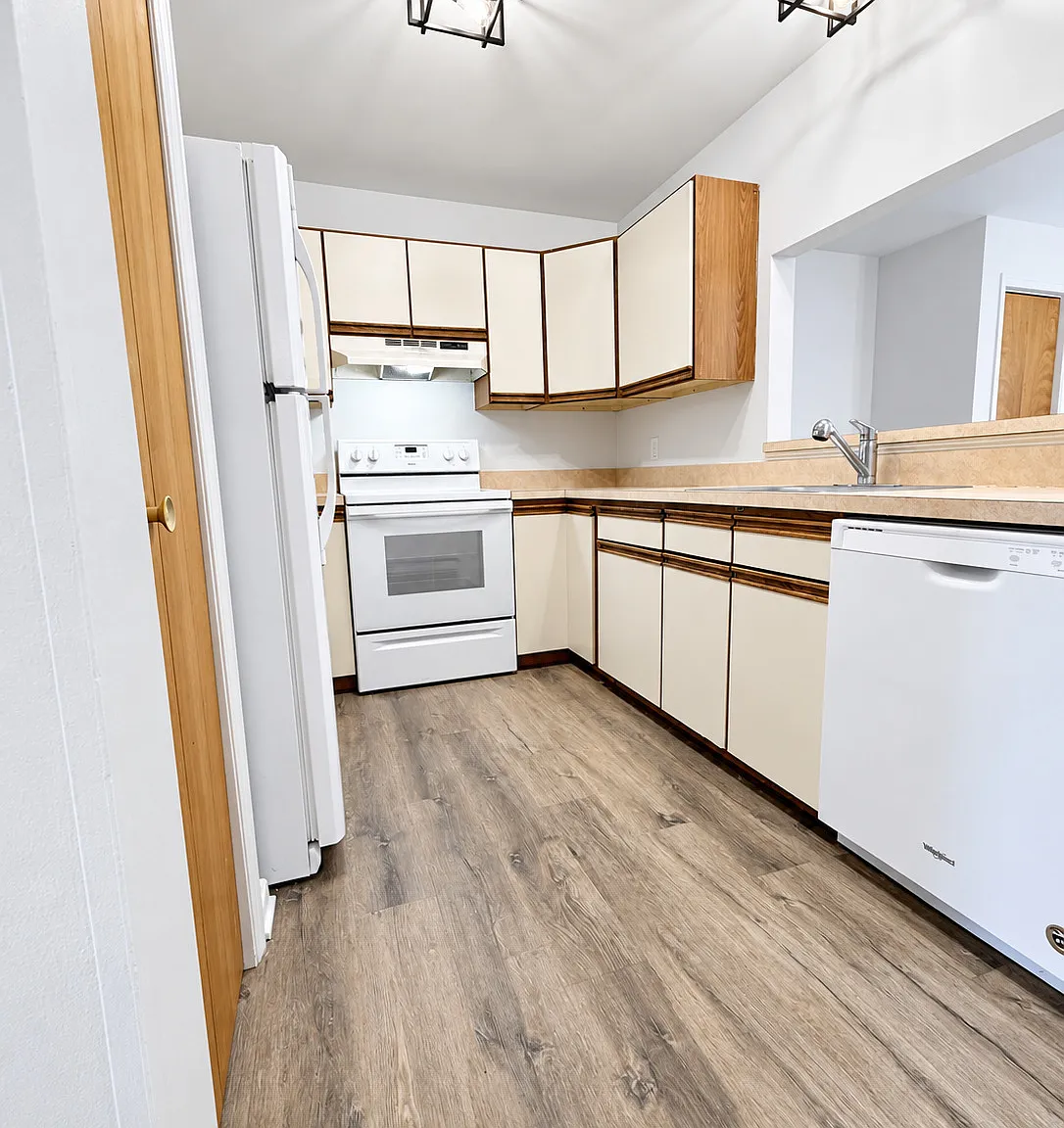 2 bed, 1.0 bath, 13066 sqft, $1,450 — Photo 4
