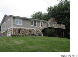 10 Lakeview Ln, Weaverville, NC 28787
