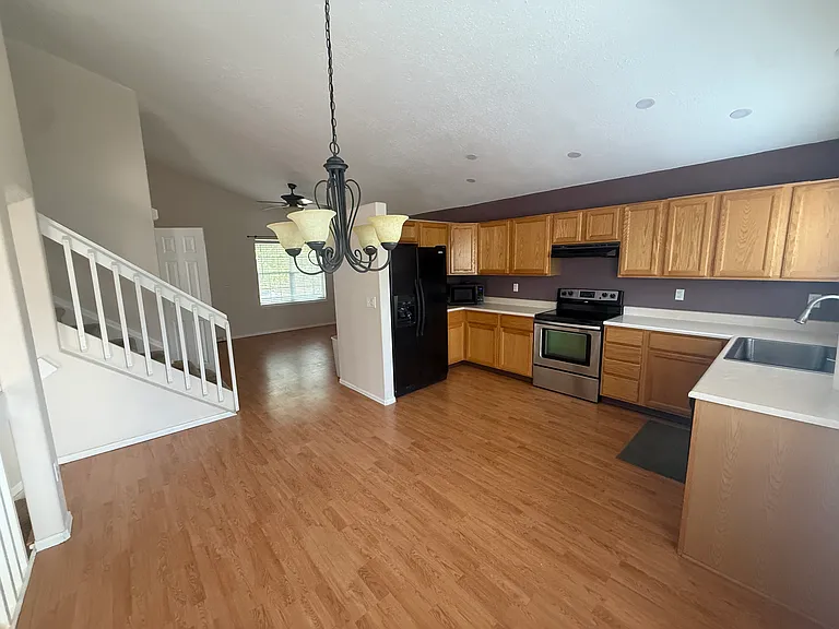 19157 E Bellewood Dr — Photo 3