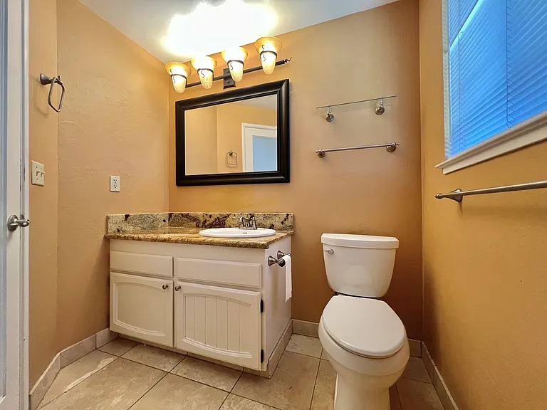 463 Sea Horse Dr — Photo 14