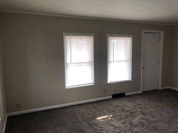 4th image of 205 S Pine St