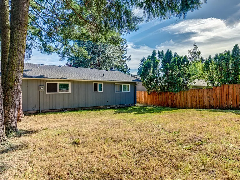 14204 NE 9th St — Photo 13
