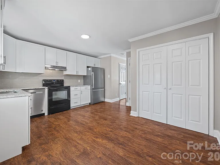 1933 Ebenezer Rd — Photo 13