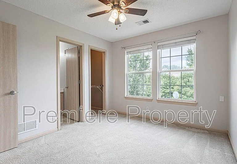 8119 N Elmwood Ave — Photo 6