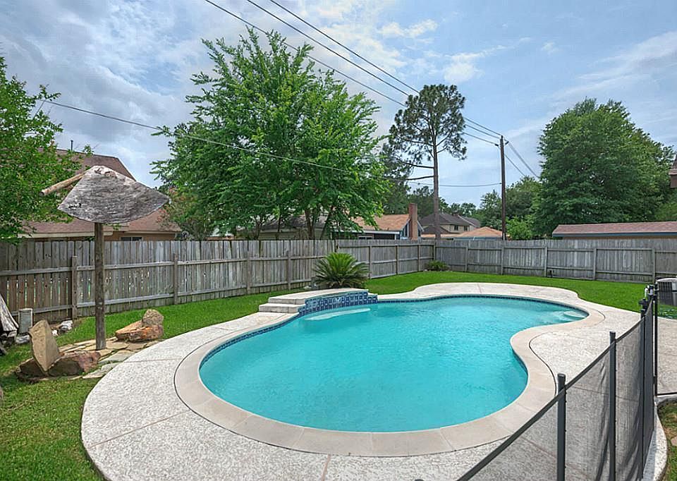 2nd image of 4055 Coltwood Dr