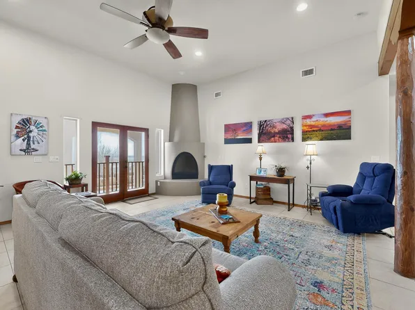 1521 Valley View Dr SW, Los Lunas, NM 87031