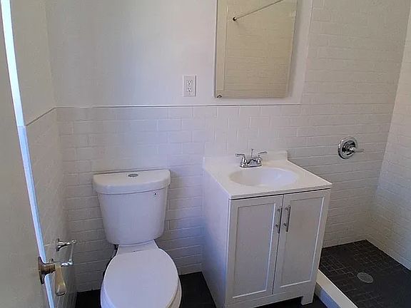 4th image of 1873 Lexington Ave #3B