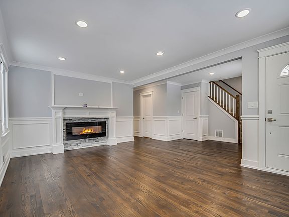 4th image of 5165 W 90th St