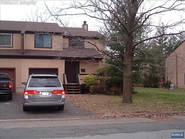 2nd image of 32 Lincoln Ave
