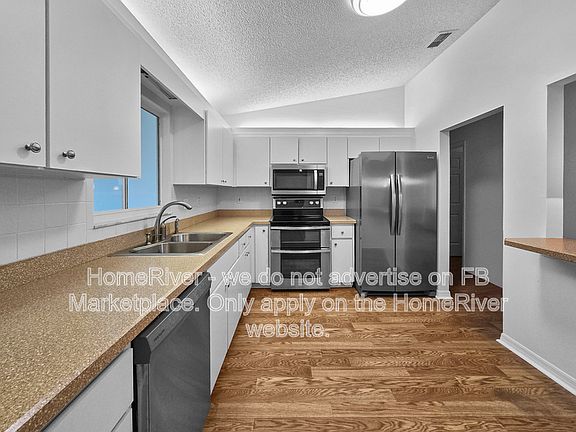 3rd image of 9461 SE 173rd Ln