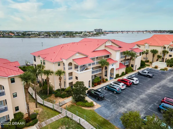 450 Bouchelle Dr APT 202, New Smyrna Beach, FL 32169