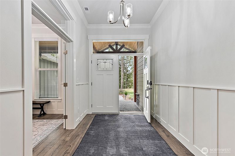 5th image of 8216 Baird Road NE