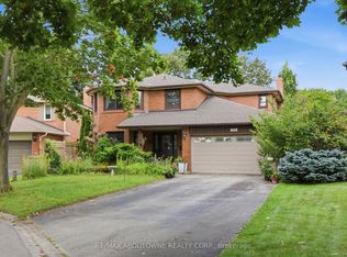 572 Harmony Ave, Burlington, ON L7N3S8