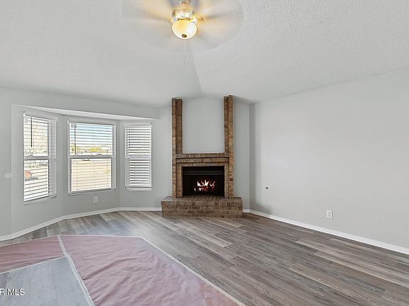 4th image of 813 Barandal Dr