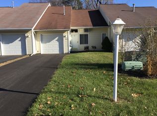 9 Green Meadow Dr, Clifton Park, NY 12065