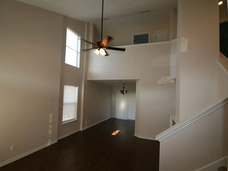 1505 Quarry Dr — Photo 7