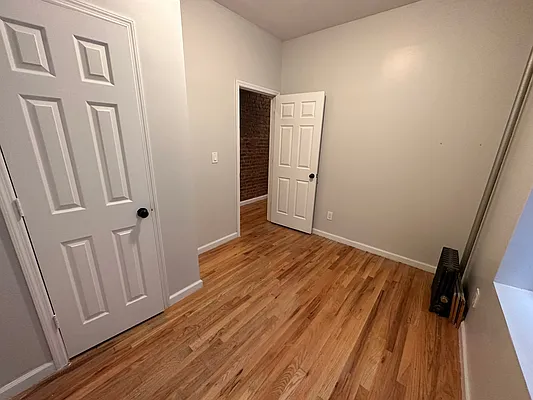 Rented by Premier Metro Realty Corp | media 8