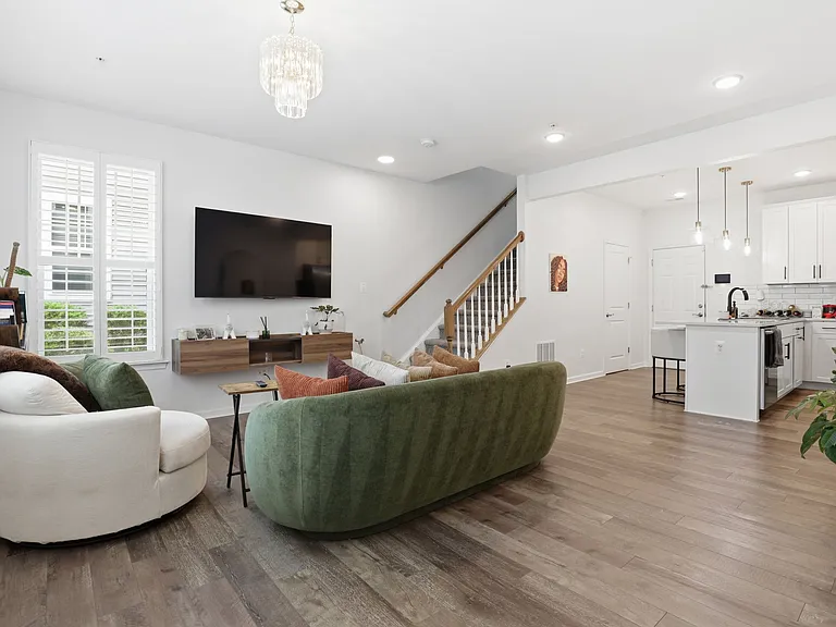 2739 Pinebrook Rd — Photo 12