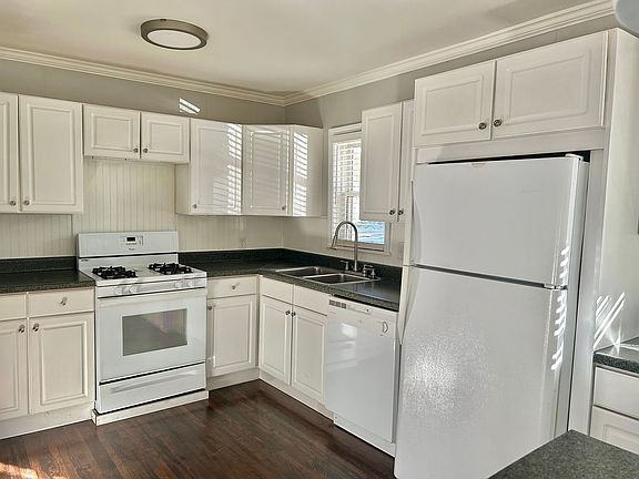 4th image of 1630 S Columbia Pl
