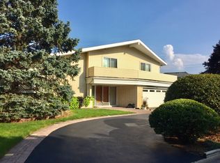 2821 S Briarwood Dr W, Arlington Heights, IL 60005
