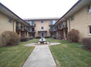 1119 E Algonquin Rd #201, Arlington Heights, IL 60005