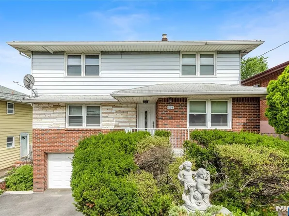 261 10th St, Palisades Park, NJ 07650