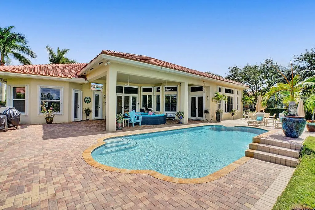 5 bed, 3726 sqft, $9,500 — Photo 1