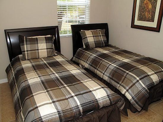 OW3C2720OD-twin-bedroom