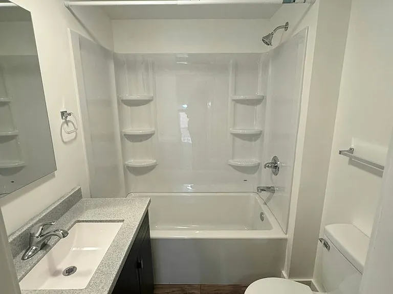 413 N Frederick St — Photo 11