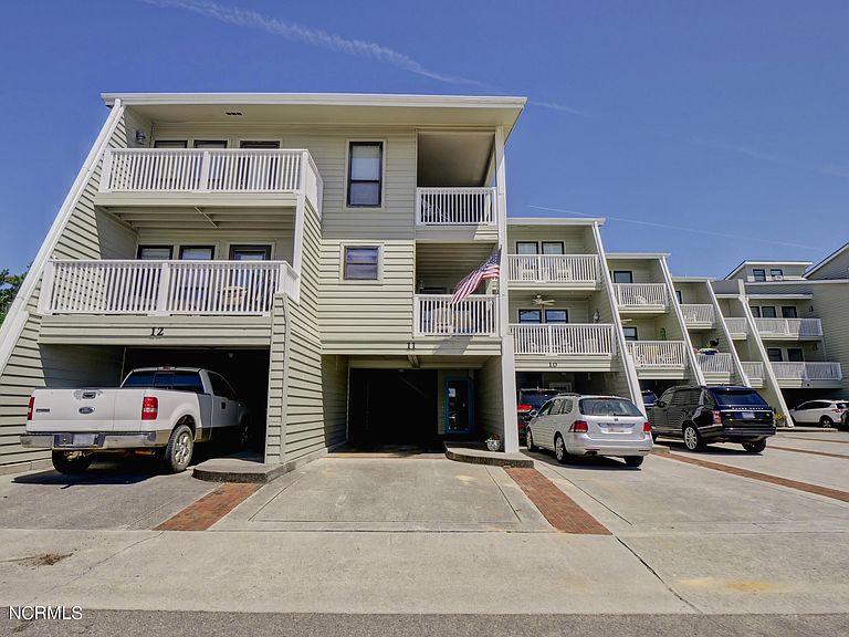 627 Lumina Ave S Wrightsville Beach, NC, 28480 Apartments for Rent