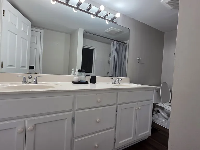 2215 Albion St — Photo 23
