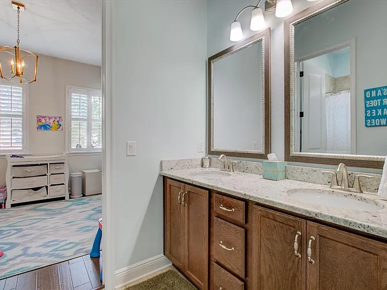 3803 S Drexel Ave #1/2 — Photo 33