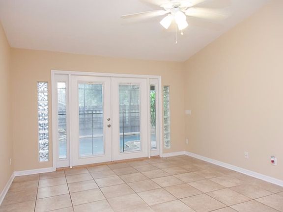 2nd image of 1924 Larkwood Dr