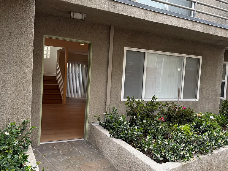 14911 Moorpark St #1 — Photo 29