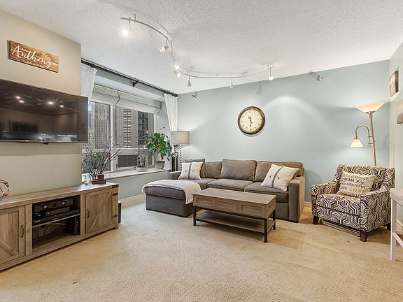 4th image of 512 N McClurg Ct APT 508
