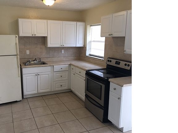 2nd image of 2860 NW 20th St