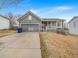 6710 Michelle Ave, La Vista, NE 68128