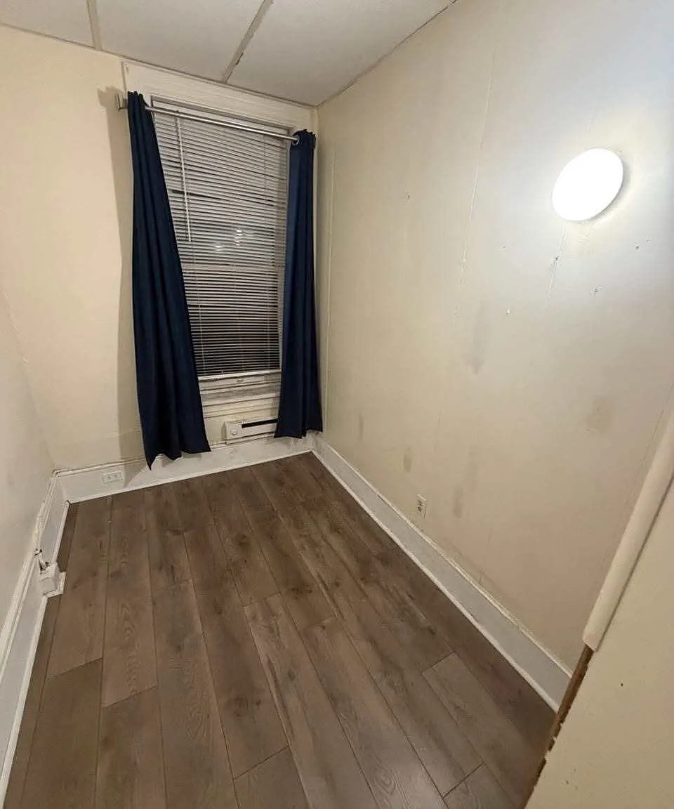 Studio, 1.0 bath, $475 — Photo 4